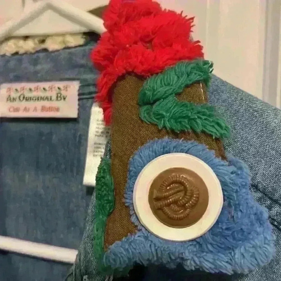 Cute as a button Jean jacket size L - Picture 6 of 10